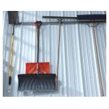 Shovels - Spade & Snow, Squeegee & Broom