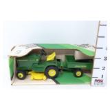 1/16 John Deere Lawn & Garden Tractor w/Dump Cart