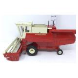 1/20 International Hydrostatic Combine w/Metal