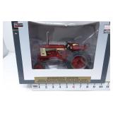 1/16 IH Farmall 504 Gas WF w/Flat Fenders & Wheel