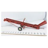 1/16 IH McCormick Hay Elevator