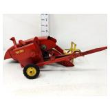 1/16 Tru-Scale Pull Type Combine