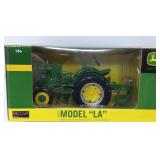1/16 John Deere "LA