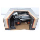 1/24 Allis-Chalmers Gleaner N6 Combine w/Box