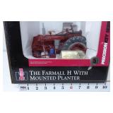 1/16 IH Farmall "H" w/Mounted Planter-Precison Key