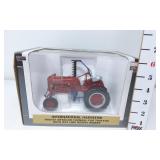 1/16 IH Farmall Cub w/#22 Side Mount