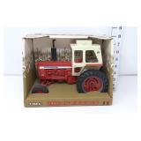 1/16 IH Farmall 856 w/Custom Cab - NIB 1997bIH