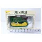 1/16 John Deere 40 Crawler - NIB