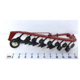1/16 International 7 Bottom Plow - No Box
