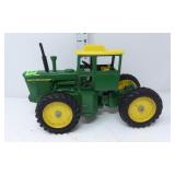1/16 John Deere 7520 4WD Tractor
