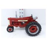1/16 McCormick Farmall 450 Tractor - NF