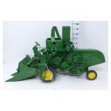 1/16 John Deere 45 Combine w/#10 Corn Head