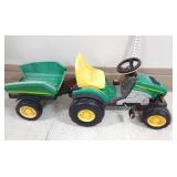 Peg Perego John Deere Farm Tractor & Wagon Kids