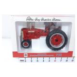 1/16 McCormick Farmall 230 Tractor The Toy