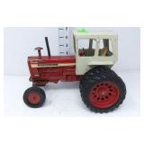 1/16 IH Farmall 1456 Turbo w/White Cab & Duals