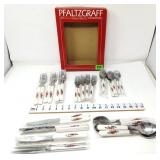 Pfaltzgraff Christmas Heritage 40 Pc Service for
