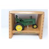 1/16 John Deere A Tractor w/Man 40th