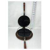 Wagner Ware Sidney-O No. 8 Cast Iron Waffle Iron