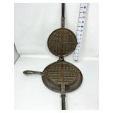 Fanner Mfg Co Crescenz No. 8 Waffle Iron