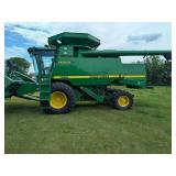 1998 John Deere 9510 Combine