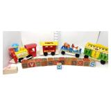 Fisher-Price Circus Train 991 w/Animals & Blocks