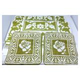 Vintage Avocado Green & White Bath Towels & Wash