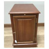 Magazine/End Table w/Storage & Pull-Out Tray