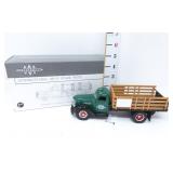 First Gear - 1/34 International KB-8 Stake Truck