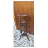 Vintage Smoking stand has 2 drawers