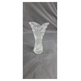 Pretty crystal vase approx 8 inches tall