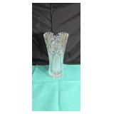 Beautiful crystal vase approx 12 inches tall