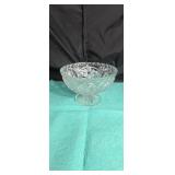 Lovely crystal bowl approx 7 inches diameter and