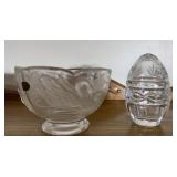 Crystal swan bowl and crystal egg