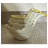 Plastic geese measuring cups