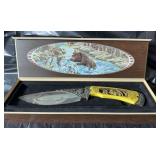 Grizzly knife and wooden box