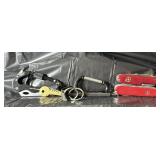 4 Knives and carabiner set