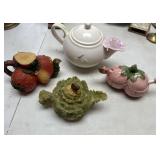 teapots and sugar