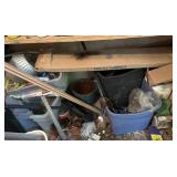 Contents directly under shelf