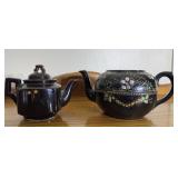2 Teapots - one without lid