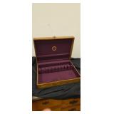 Flatware box