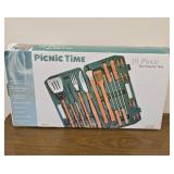 Picnic time 18 piece BBQ set NIB