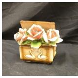 Decorative Capodimonte swan box approx 4 inches