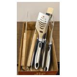 Grill utensil set