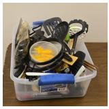 Nice tote of kitchen utensils