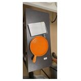 Cheese cutting board and pan