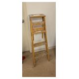 4 foot wooden ladder