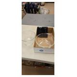 Pair of mixing bowls