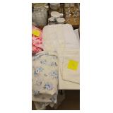 Twin size mattress protector, Twin size sheet set