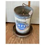 Metal Larro Feeds Dispenser