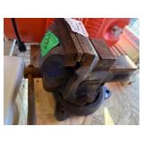 Bench-Mounted Metal Vise